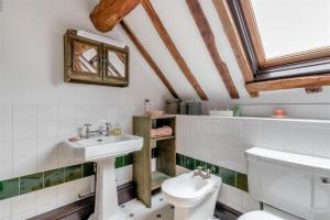 Pritams Gate 7BR 4BA Sleeps 14 l Wishaw