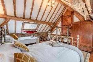 Pritams Gate 7BR 4BA Sleeps 14 l Wishaw