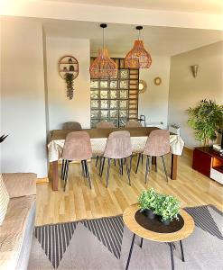 FENALS BEACH&CHIC, Boutique Apartament with parking, full equipped near the beach