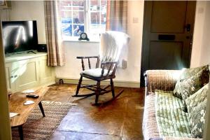 18th Century Cosy Cottage with Stunning Views