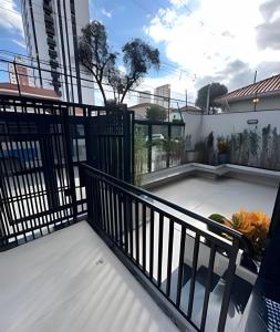 Conforto, ao lado Clube do Corinthians e Metrô