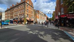 Modern and Spacious Flat in Kings Cross