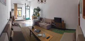 Quiet and private house In coastal town