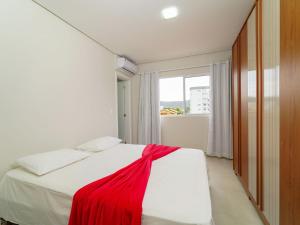 Apto c churrasqueira a 700m da praia MU3731