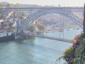 Miradouro River Views & Patio by PortoCityHosts