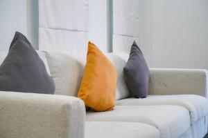 Stylish 3 Bedroom Villa with Garden, Chalong - by PoshSaga