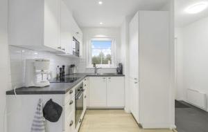 Gorgeous Apartment In Læsø With House Sea View