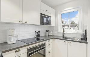 Gorgeous Apartment In Læsø With House Sea View