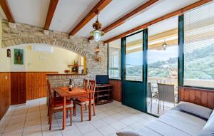 APARTMAN DJONI 1 by Villas Guide