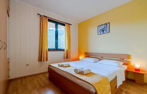 APARTMAN DJONI 1 by Villas Guide