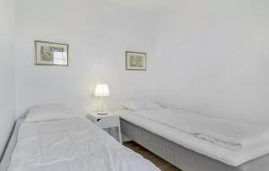 Gorgeous Apartment In Læsø With House Sea View