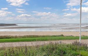 Beautiful Home In Esbjerg V With Wifi