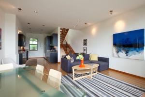 Bridge View Loft 30 Day