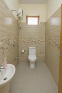 Bhakti Bliss Homestay - New Luxury 2bhk apartment in Tirupati with Kitchen and car parking