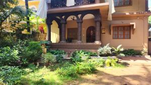 The Cozy Nest I 2BHK I 5 min drive to the beach