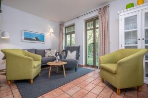 Ferienhaussiedlung Strandperlen Küstenhof 2a (Typ IV) - 3-star hotels in Wustrow