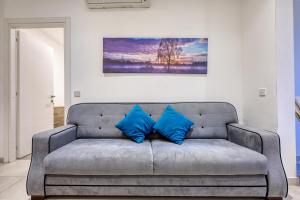 Modern apartment in sliema next to the sea