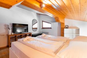 homy Alpine Deluxe Chalet in St Anton im Montafon