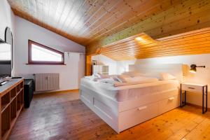 homy Alpine Deluxe Chalet in St Anton im Montafon