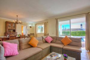 Villa Flor by Villa Plus