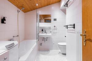 homy Alpine Deluxe Chalet in St Anton im Montafon