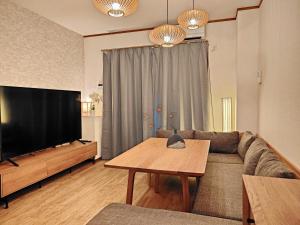 Luna Luxury 4BR Family Villa with Parking - 2 mins from Osaka-ko Station, near EXPO, USJ, Kaiyukan