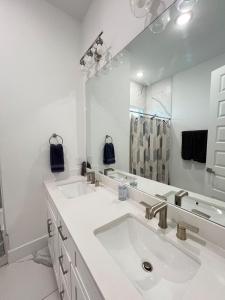 2 story house by Houston Heights