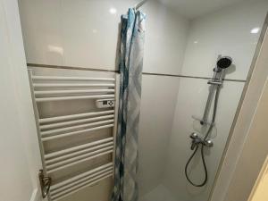 Cozy studio ideal for a stay in Bagneux