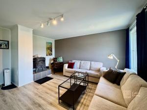 Seaside apartment 2 balconies & sea view Grimstad