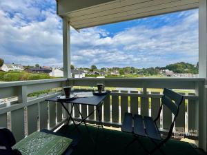 Seaside apartment 2 balconies & sea view Grimstad
