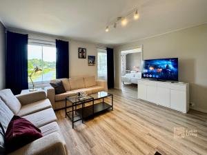 Seaside apartment 2 balconies & sea view Grimstad