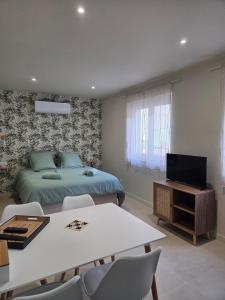 Studio refait à neuf, proche gare et centre-ville