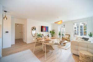 Appartement F3 Neuf Vue sur la Seine avec Parking Gratuit Proche Paris Tour Eiffel & Disney