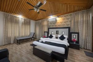 The Summer House Kasauli I Serviced Villa I 4 Bedroom Villa l Party & Music I Sky Bonfire I Kasauli By Exotic Stays