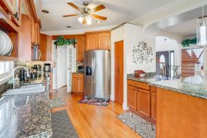 Take Metro to DC! Family Home in Springfield