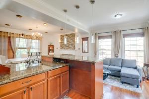 Take Metro to DC! Family Home in Springfield