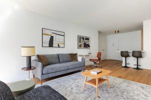 Blueground Yorkville pool nr Carl Schurz Park NYC-2094