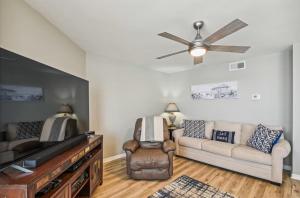 Aquavista 603W by Emerald Coast Retreats