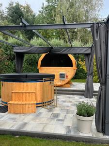 LAWENDOWA PRZYSTAŃ - dom nad rzeką - Brenna, 10 osób, sauna, balia z jacuzzi, ogród, plac zabaw