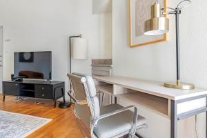 Blueground Downtown Austin pool nr Congress Ave ATX-340