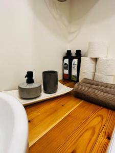 Cozy Autumn Getaway With Private Garden & Terrace