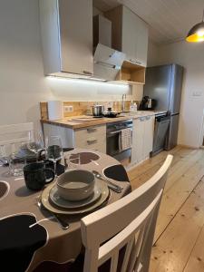 Cozy Autumn Getaway With Private Garden & Terrace