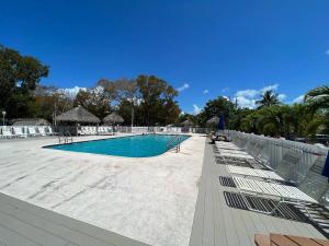 Beachside Retreat w Pool, Boat Ramp Dock for Rent
