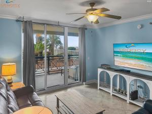 AZ 115 - Beautiful Poolside 4 Bd Beachfront Condo