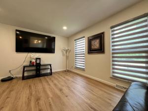 Gorgeous Timberwood 3bedr 3bath with basement 4 beds