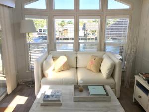 Waterfront Tiny Home w Pool, Beach, Dock, Kayaks