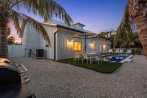 Honey Im Holmes - New Home Near the Beach Turf