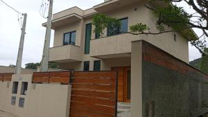 Casa Jade e Esmeralda nova com piscina em Mariscal, Bombinhas