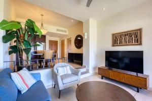 Relaxing Beachfront Condo