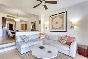 Serene Oceanfront Paradise Condo